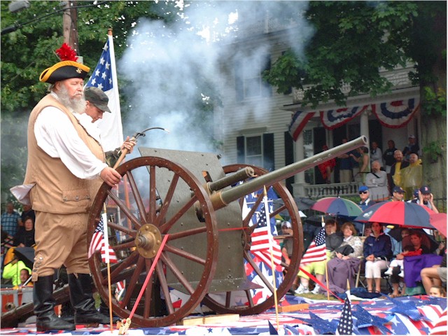 New England 2004 The Bristol 4th July parade - historic commemorations...