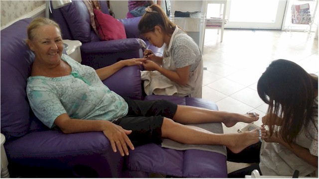 SE Asia Tour 2014 Christine gets some pampering before we visit Rob, Jas and Rosie in KL!