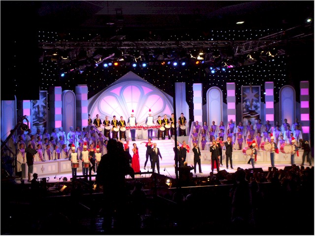 New Caledonia to Australia 2008/09 We enjoyed the free Christmas Concert held in the Botanic Gardens.