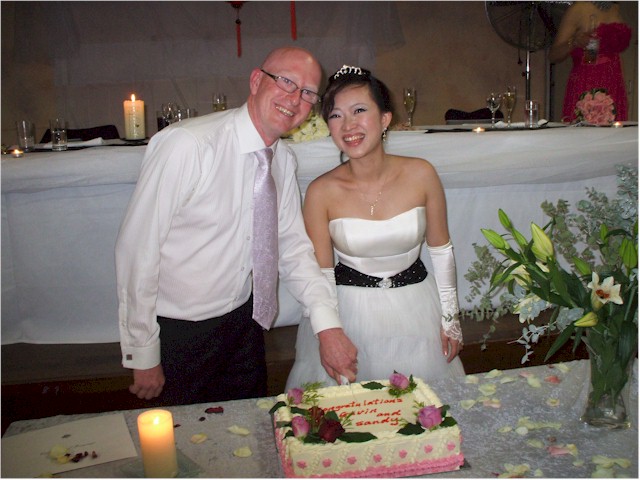 Brisbane-UK-Brisbane 2009/10
Back at Dockside Marina, Brisbane, Pei-Yi (Sandy) and Gavin