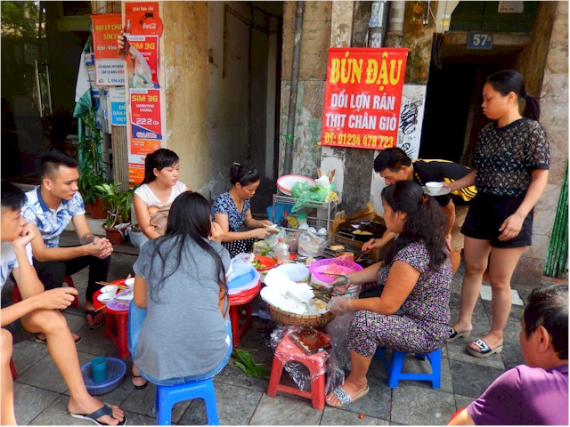 SE Asia Tour 2014
Hanoi is famous for its Bun Cha (BBQ pork) and stalls are everywhere. This one was obviously well regarded!