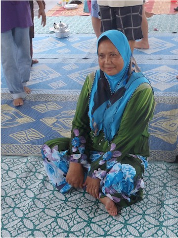 Indonesia Part 2 through to Malaysia 2013
This was one of the ladies who helped prepare and serve the meal. The Homestay system helps the villages earn money and fill their empty nests when the children move away.