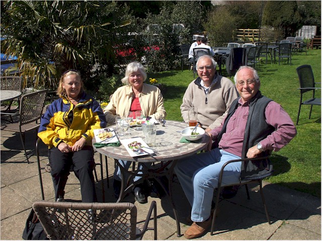 Brisbane-UK-Brisbane 2009/10
Another pub lunch, this time with Jill & Mike, more ex-cruiser friends who helped with advice!