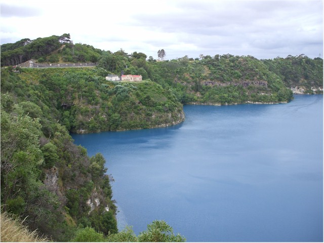 Australia Part 2 2007 The volcano lake at Mt Gambier turns blue for part of the year - but they don