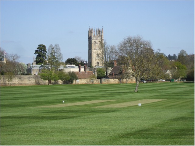 Brisbane-UK-Brisbane 2009/10
...and pristine gardens.