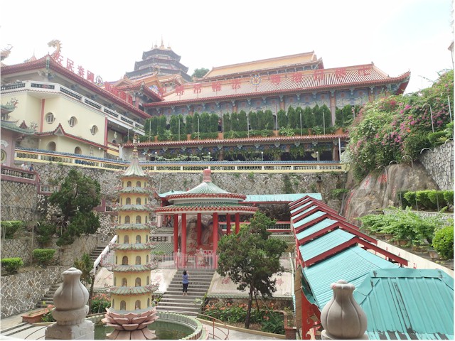 Indonesia Part 2 through to Malaysia 2013 This trip we managed to visit some of the other sights of Penang including the amazing Kek Lok Si temple complex.