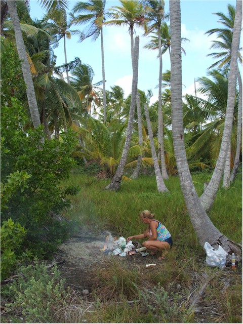 Panama 2006 We visit a deserted island to burn and bury our garbage...