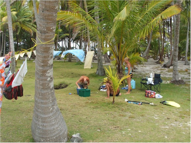 Panama 2006 ... and laundry/hairwash in a fresh water well.