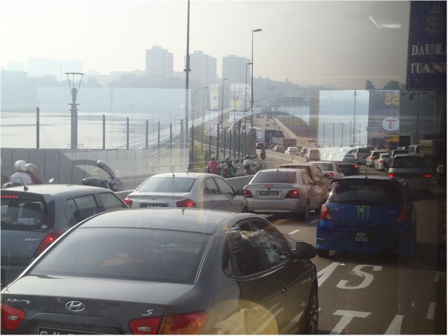 Indonesia Part 2 through to Malaysia 2013 We took a day trip across the causeway by bus with Margaret & Peter to visit the Singapore Zoo.