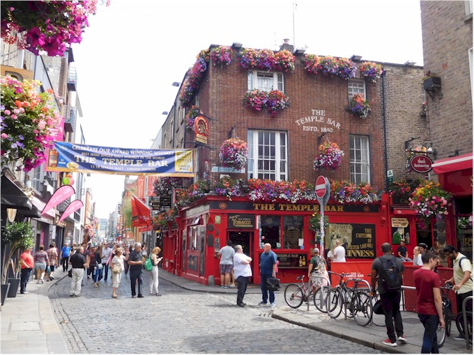 Jan-Jun 2018 In Dublin - at Temple Bar.