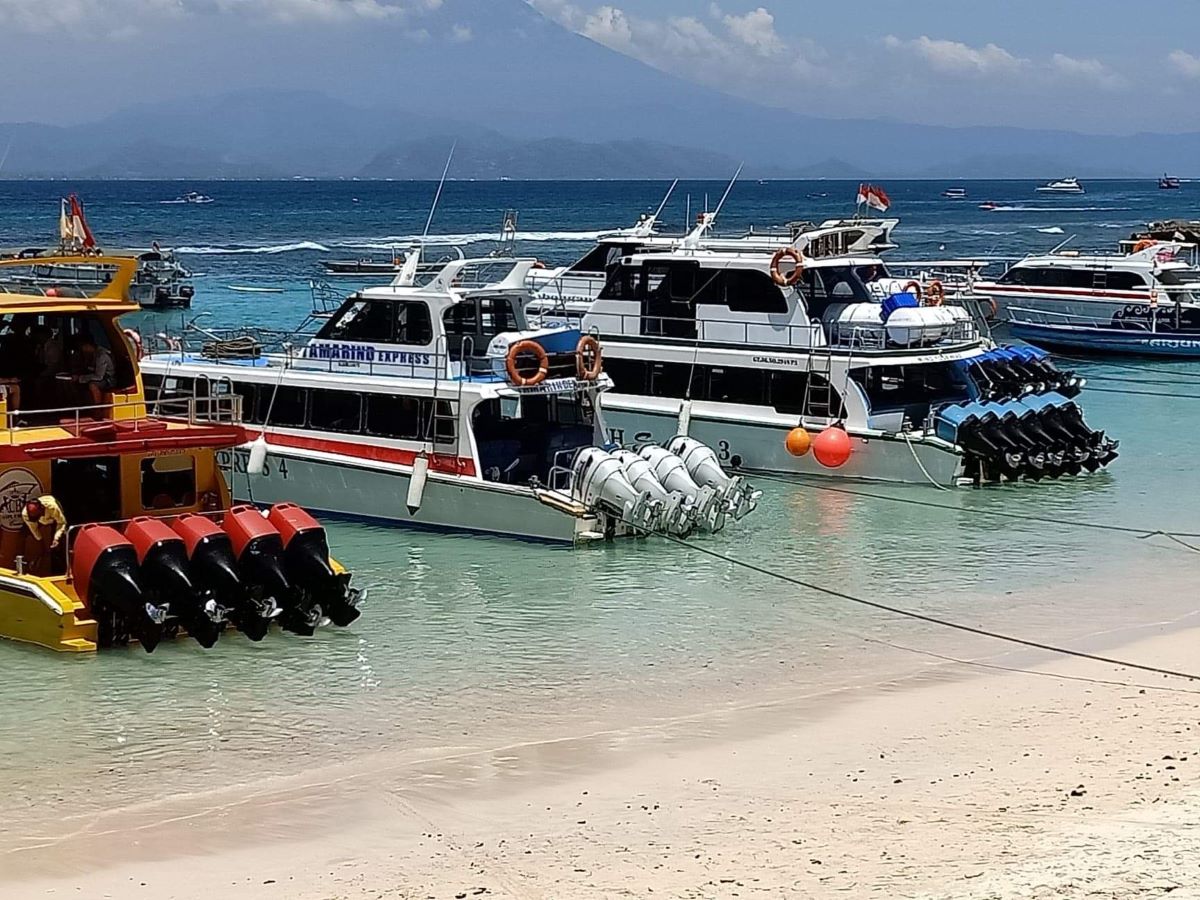 Ferry to Nusa Lembongan
