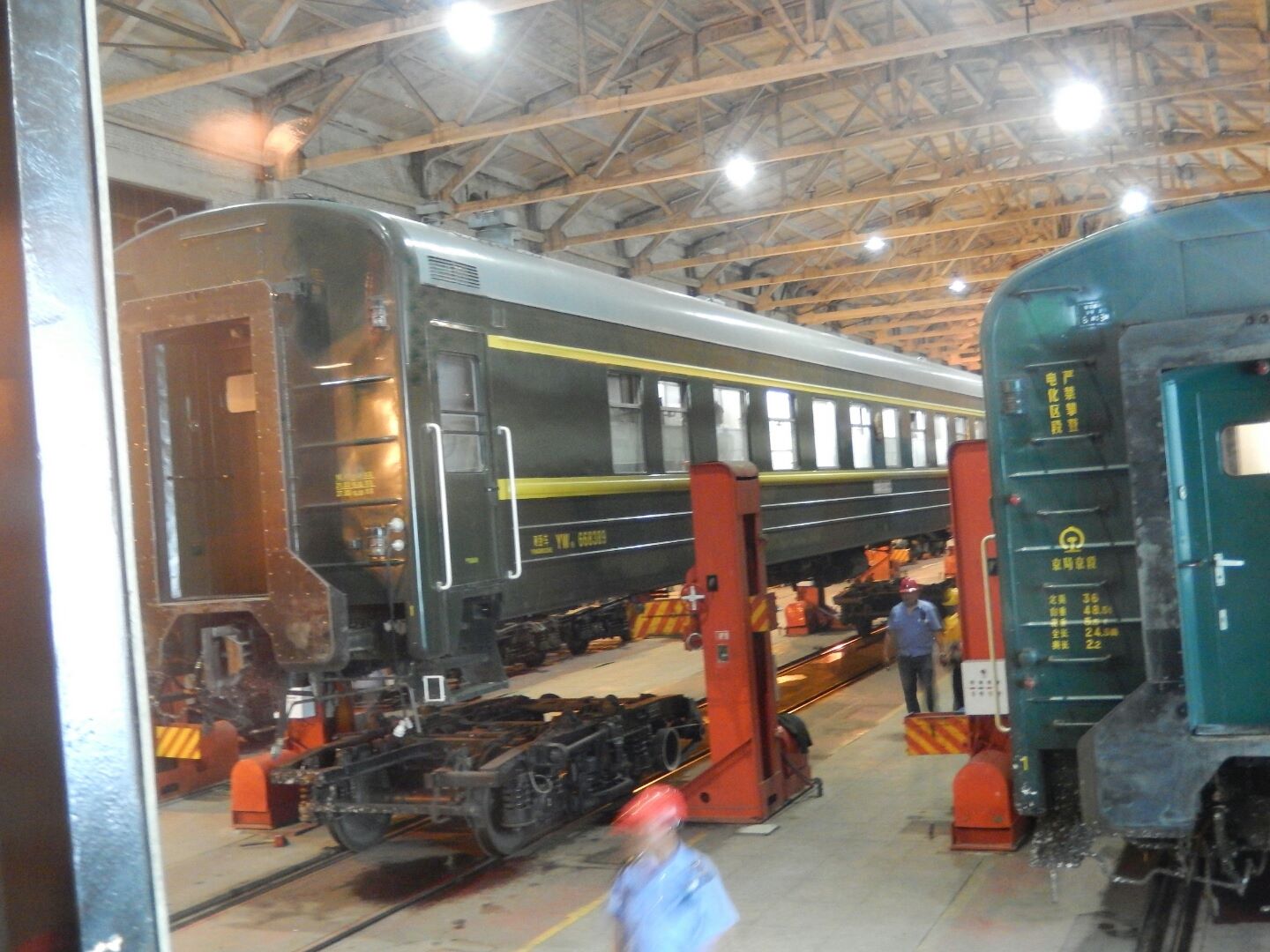... and the Russian bogie is wheeled into place. A very slick operation!