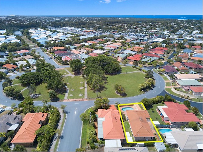 As you can see, we're only about 2km from the Sunshine Coast beaches.