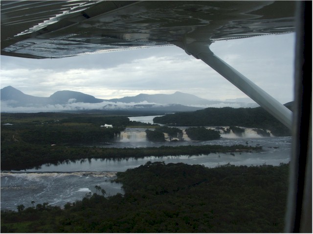 ... and a view of El Sapo Falls.
