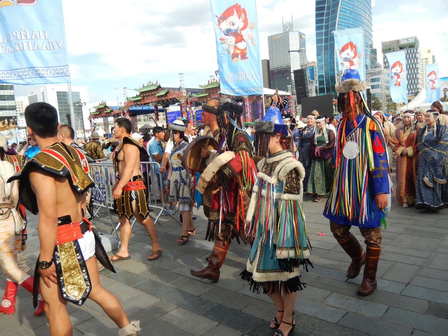 
A parade of people representing their towns - and their traditional costumes...
