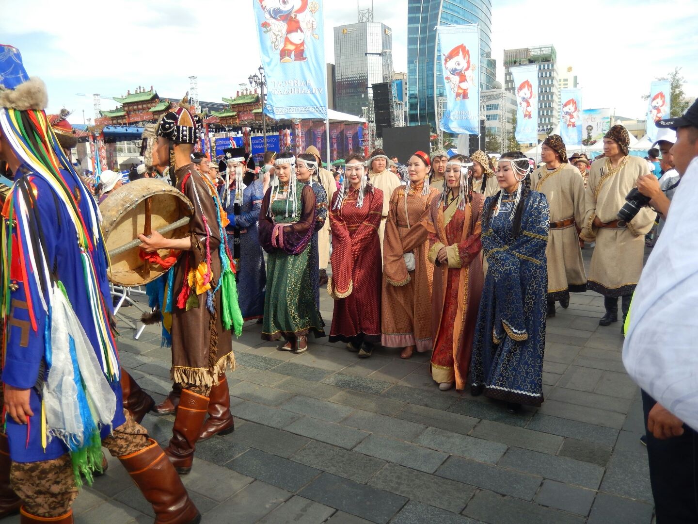 
A parade of people representing their towns - and their traditional costumes...
