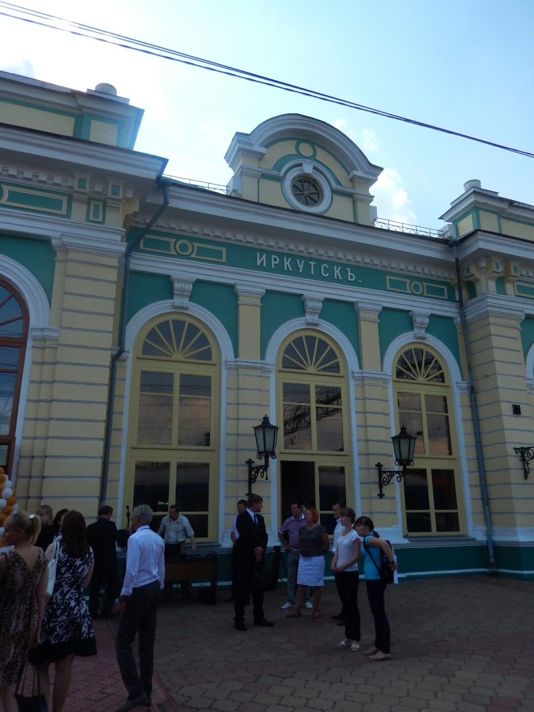 
A brief stop at the Irktusk railway station.
