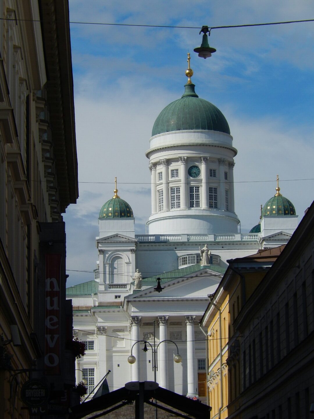 Returning to the starting point after our walking tour, with another view of the Cathedral.
