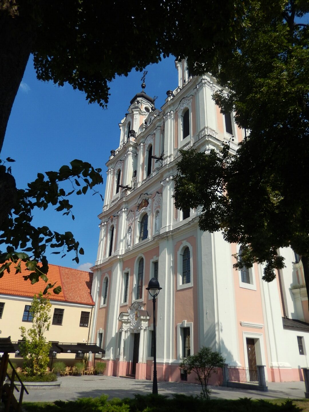First stop on our walking tour - Saint Catherine church (1743) is a Baroque pearl. Closed and desecrated by the Soviets it was never reopened and currently serves as a concert hall.
