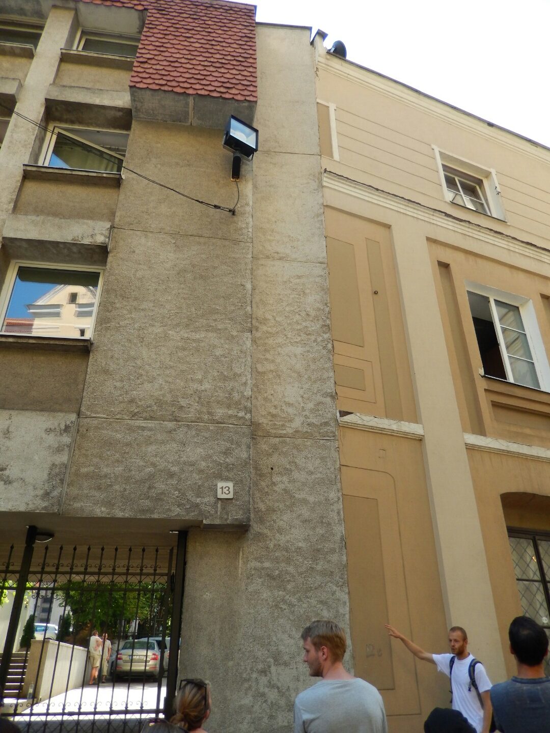 Wide boulevards were created by the Germans and Soviets by demolishing entire intermediate streets. This shows where ruthless demolition took place.
