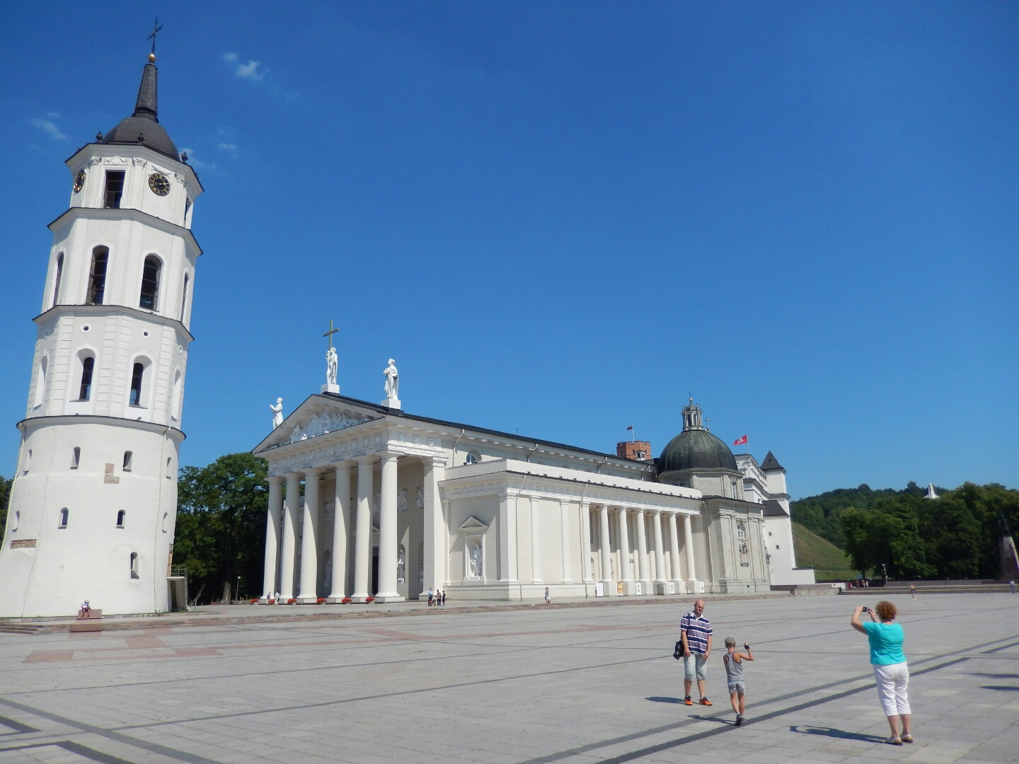 The tour concludes at the Vilnius Cathedral. Its orderly white Neo-Classical interior dating to 1801 makes it hard to believe that this is the earliest established church in Vilnius. The bottom half of Cathedral belfry is, in fact, a former defensive tower of the Vilnius lower castle.
