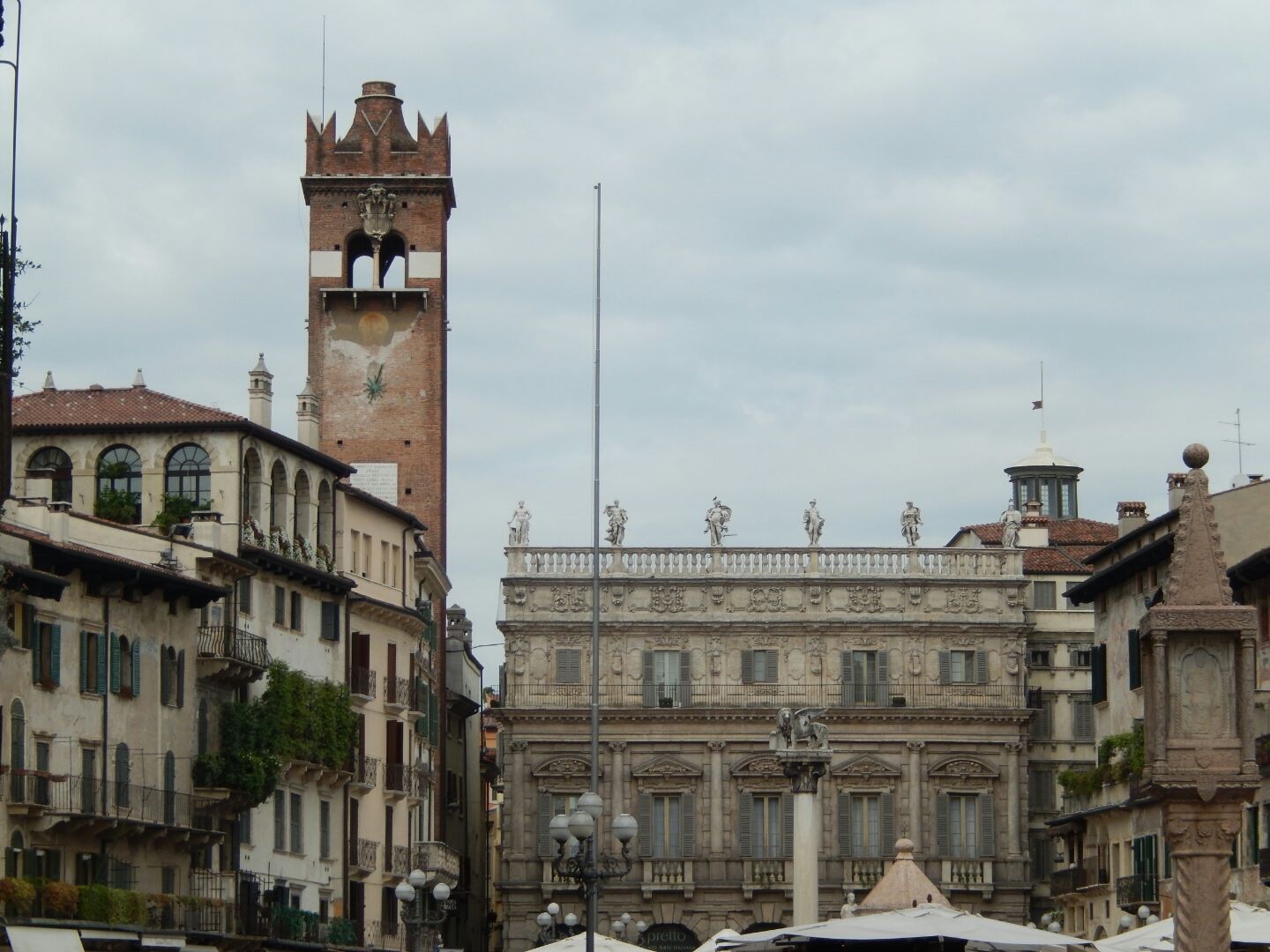 Torre del Gardello tower at the Piazza delle Erbe in Verona.
