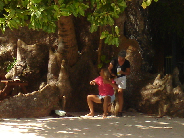 Lynne off Minaret gives Christine a haircut.