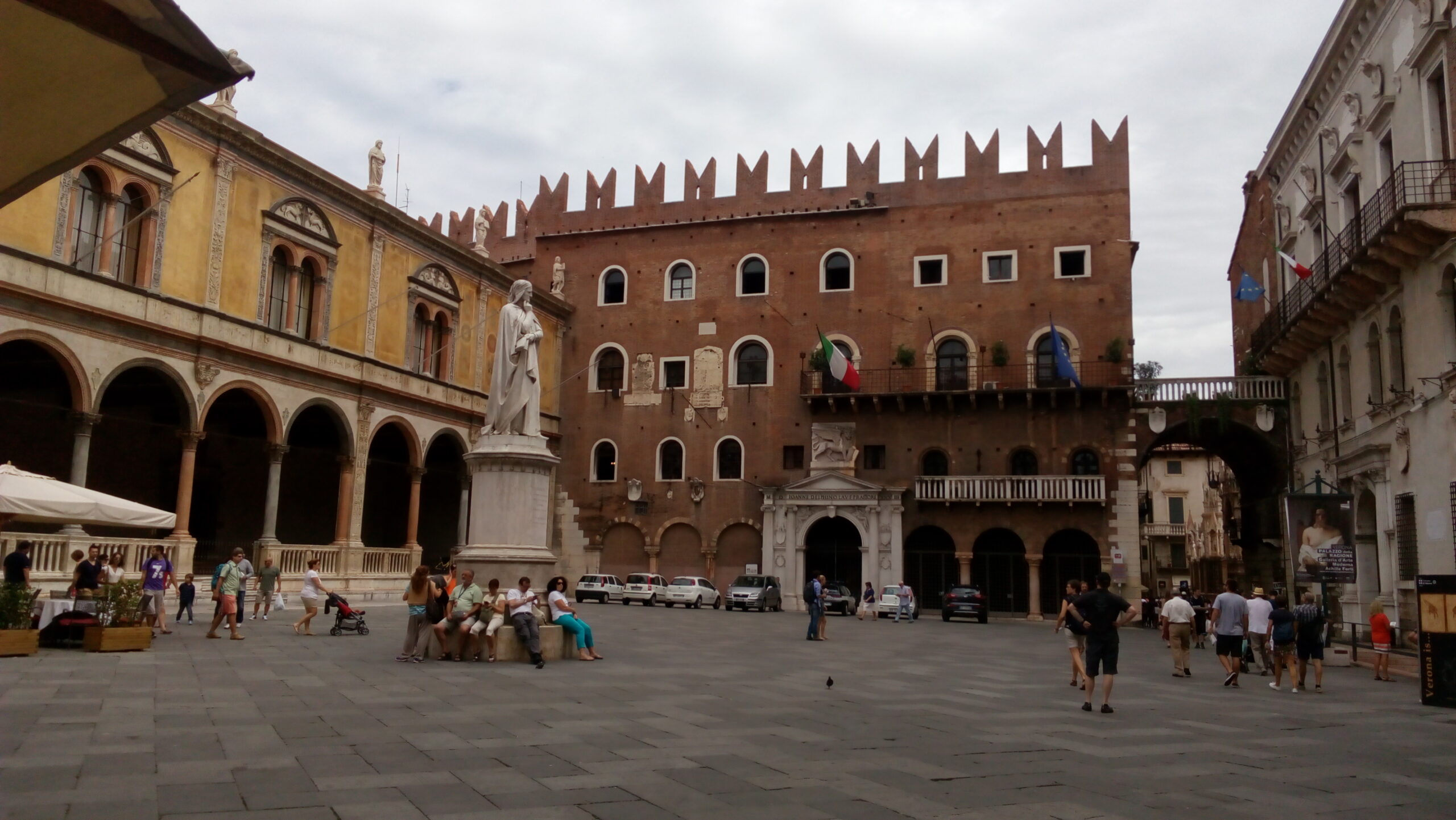 Piazza dei Signori is the civic and political heart of Verona, with the statue of Dante in the middle of square.
