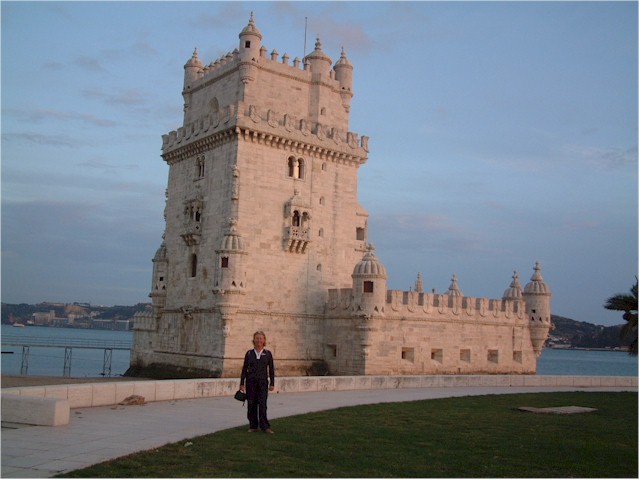 Another monument on the Rio Douro...