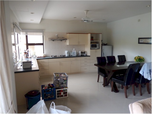 The kitchen/dining area...
