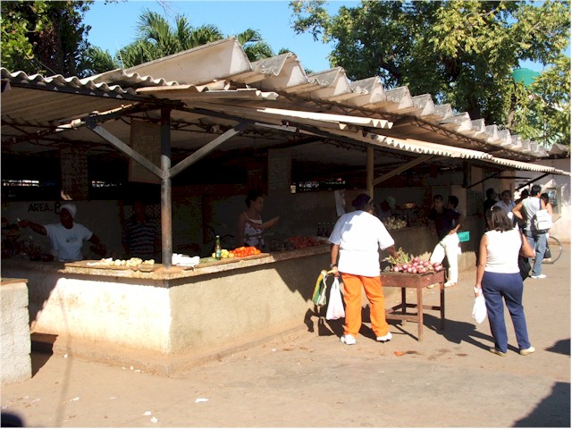 At Nueva Gerona on Isla de Juventud - the local market.
