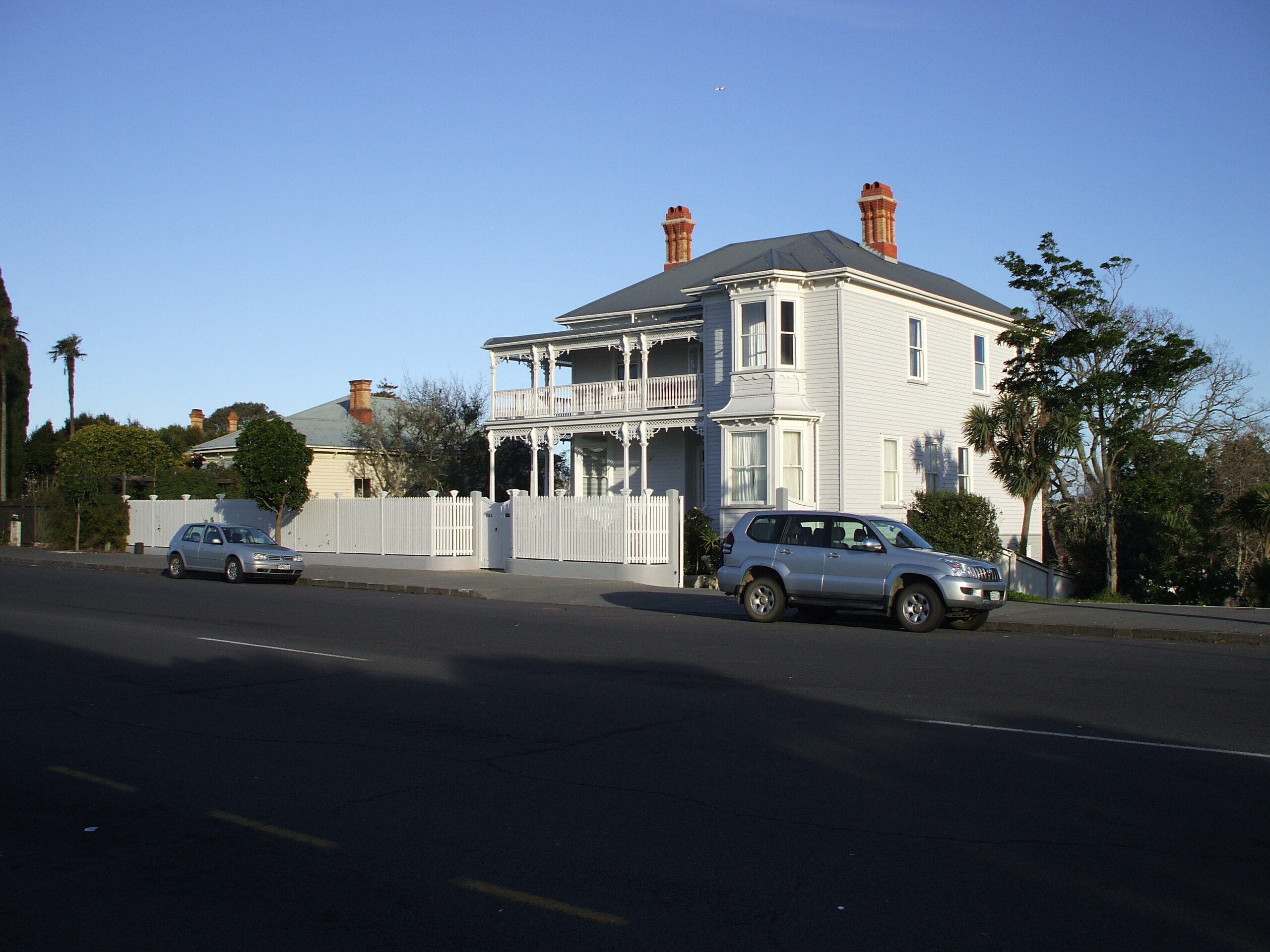 A walk to Herne Bay to admire all the different architectural styles - particularly this early colonial piece.