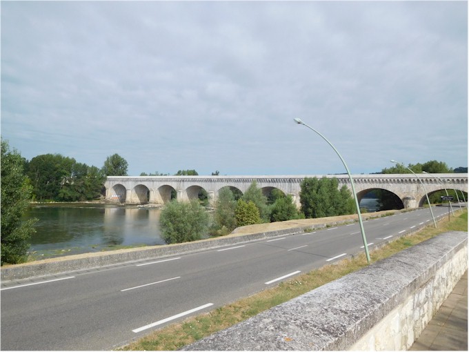The aqueduct at Agen is 580m long - and Kouba had to go across it...