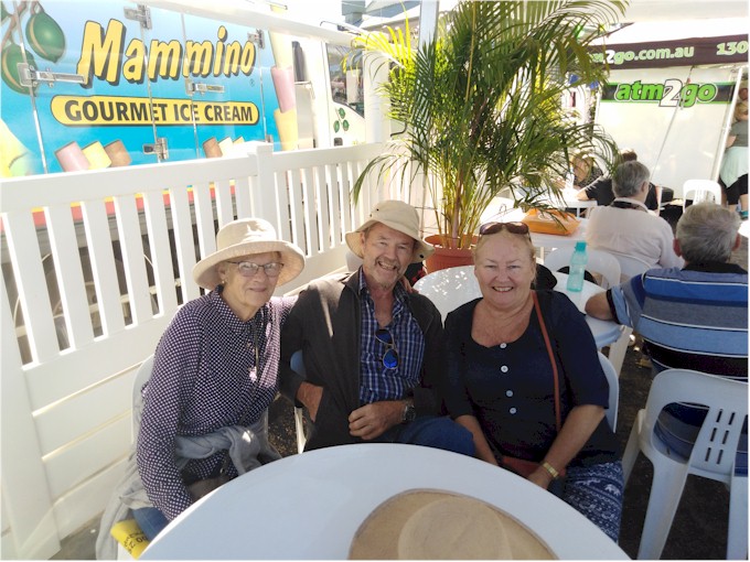 We bumped into Margaret & Peter ex Swara at the Nambour Garden Show, of all places!