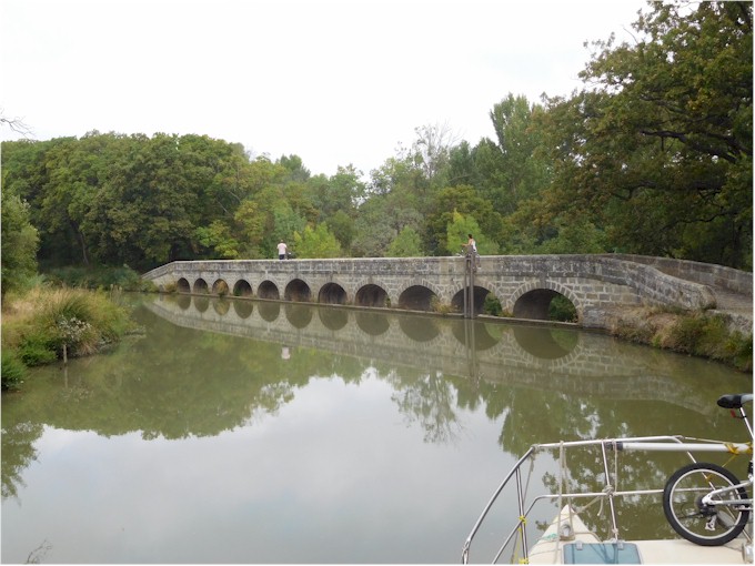 Approaching another aqueduct.
