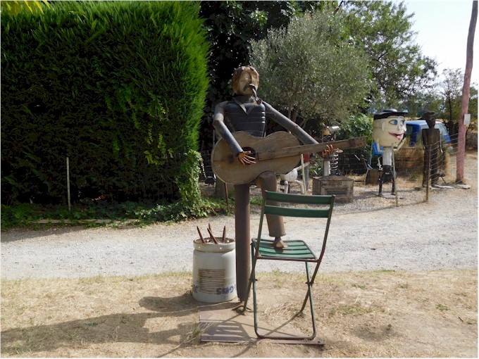 The lock-keeper is an artist and sculpts these fabulous figures on display at the lock!