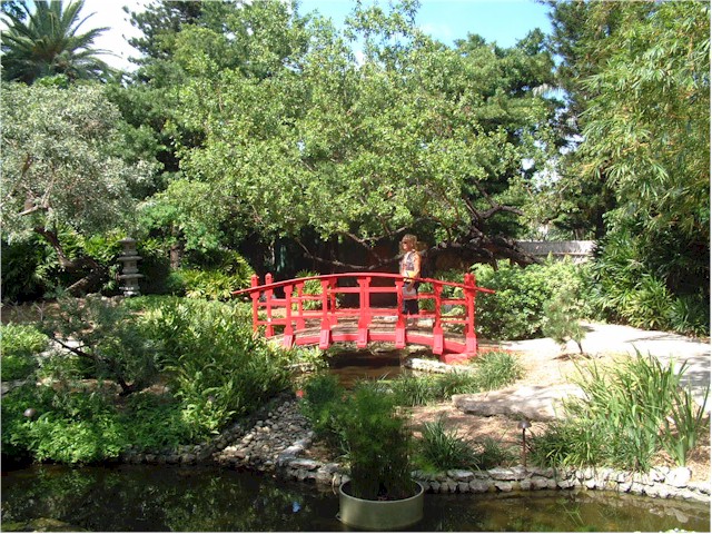 ... and a lovely Japanese-style park!
