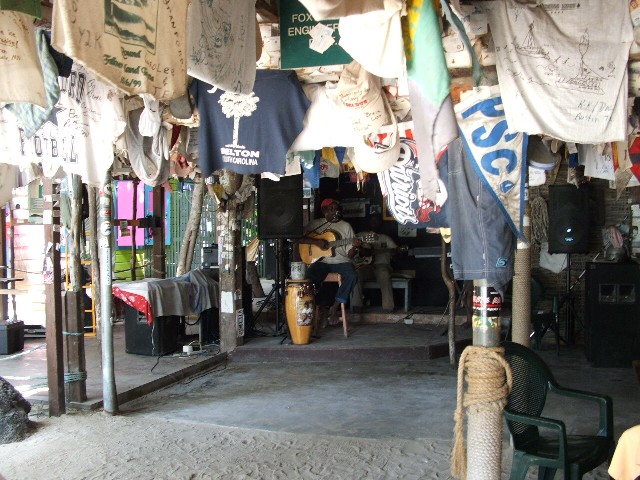 The famous "Foxy's Bar" ...