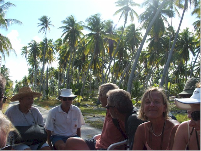 Kuaehi - the cruisers organise an island tour - on the back of a truck!