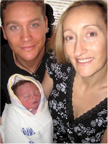 Pippa gives birth to Xavier on 17th September, 2007, in Sydney - with proud father Dan in attendance!
