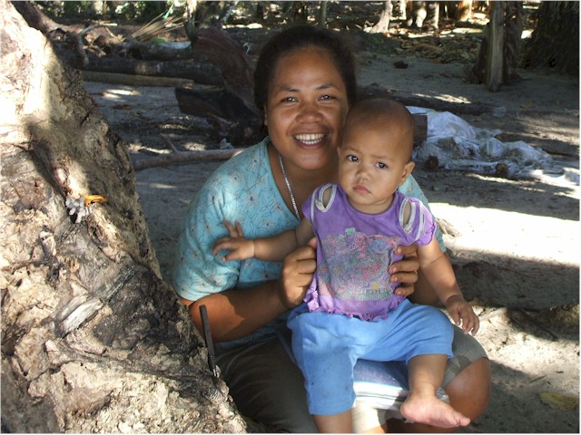 
Momere and her daughter

