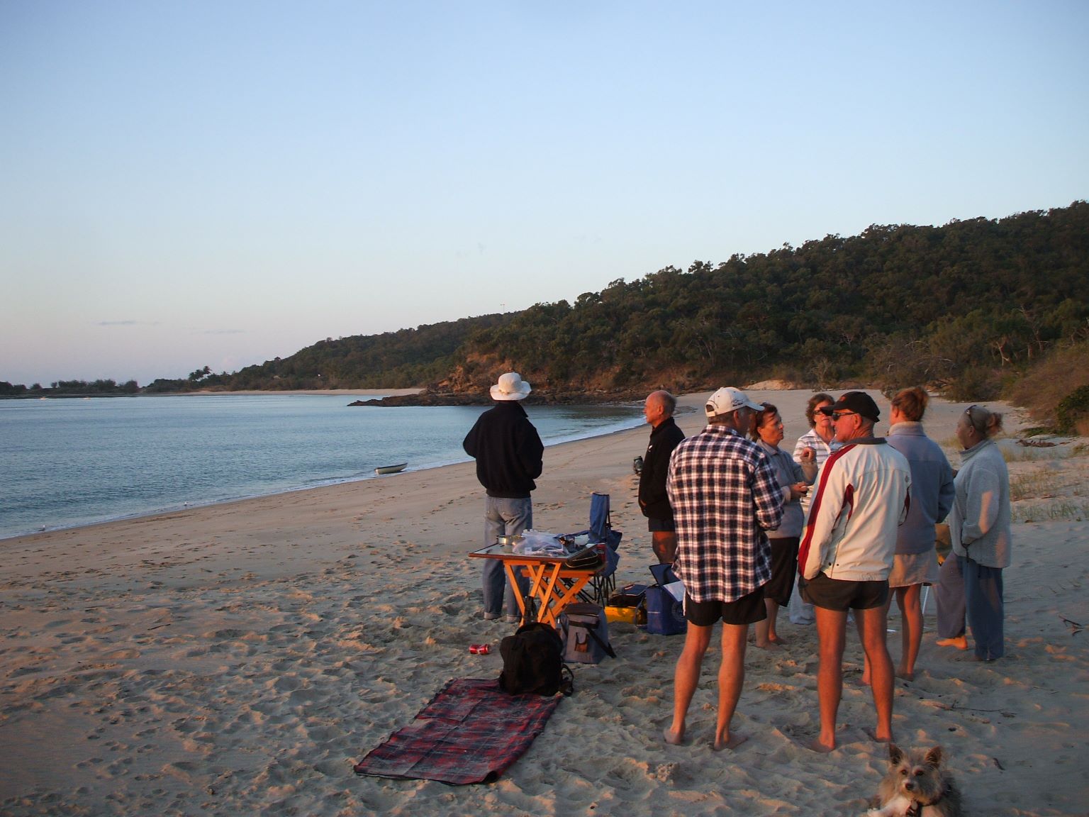 We organised sundowners on the beach to meet fellow cruisers (mainly Australians).

