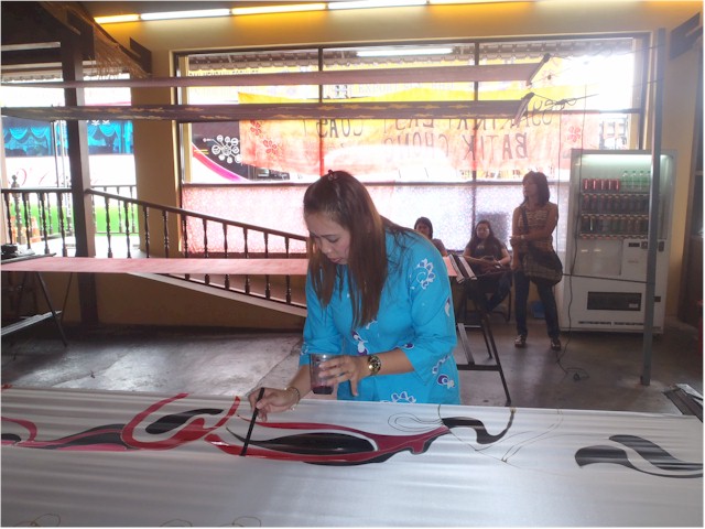 The tour also included a visit to this batik factory outlet with a demonstration of technique.