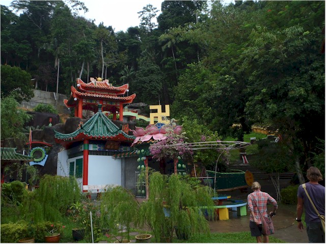 Our tour of Pulau Pangkor included an Indian temple...
