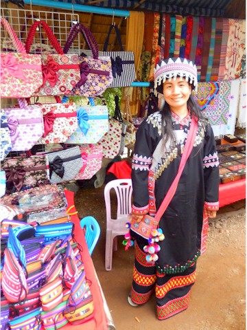 We visited a village of hill-tribe people and could see the different costumes the women wear...
