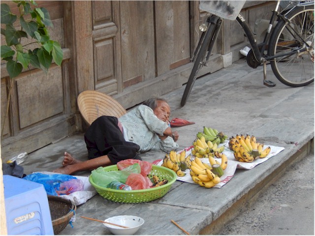 This old lady takes a lunchtime siesta.
