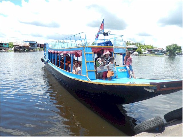 From Siem Reap we took a boat ride across the Tonle Sap Lake which was really interesting...
