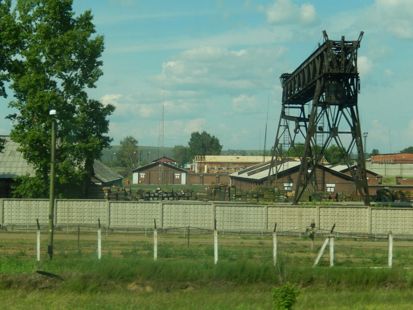 
On the way again - passing a vast military base.
