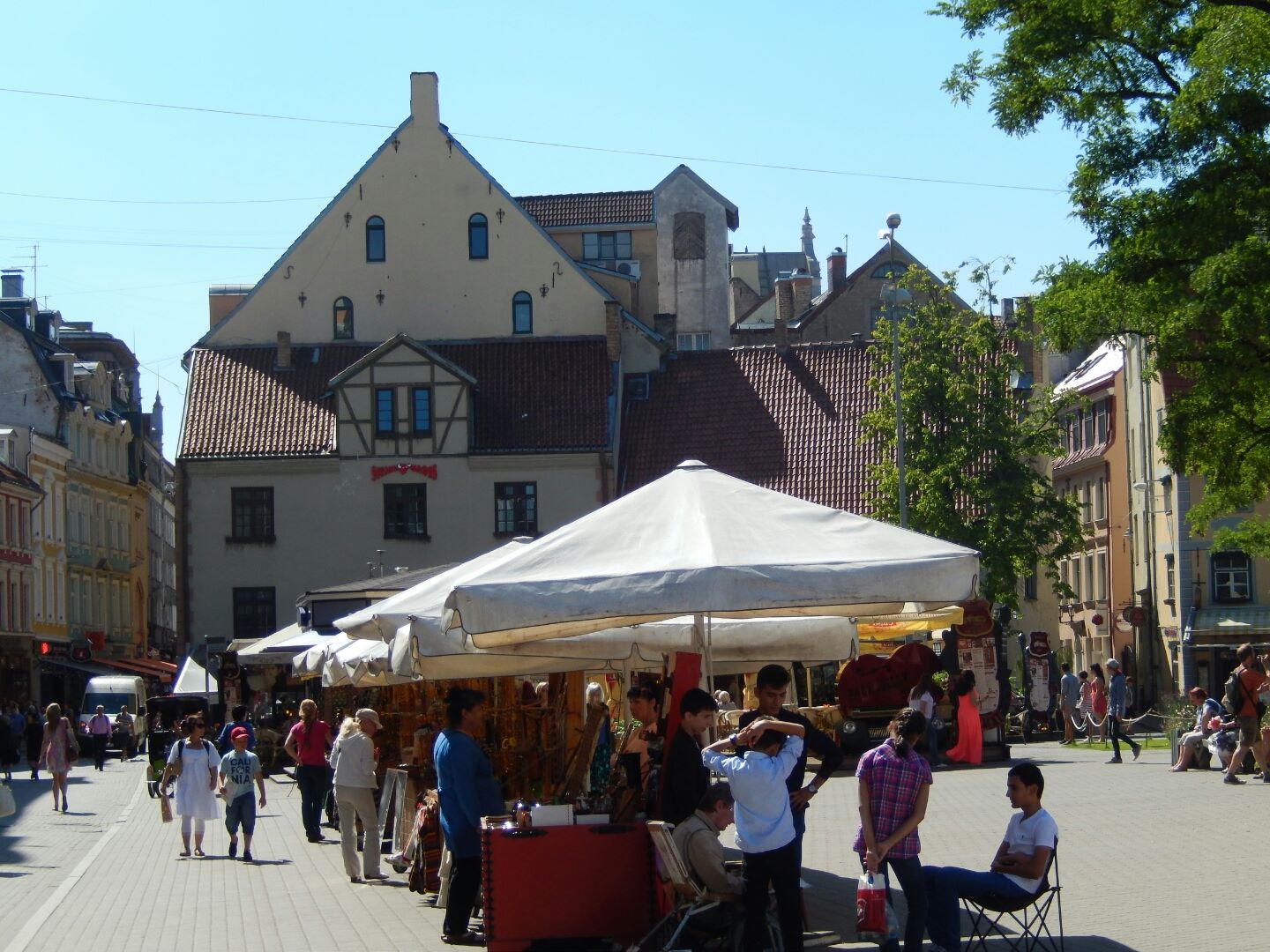 ... and discovered a different part of town with a lively street market.
