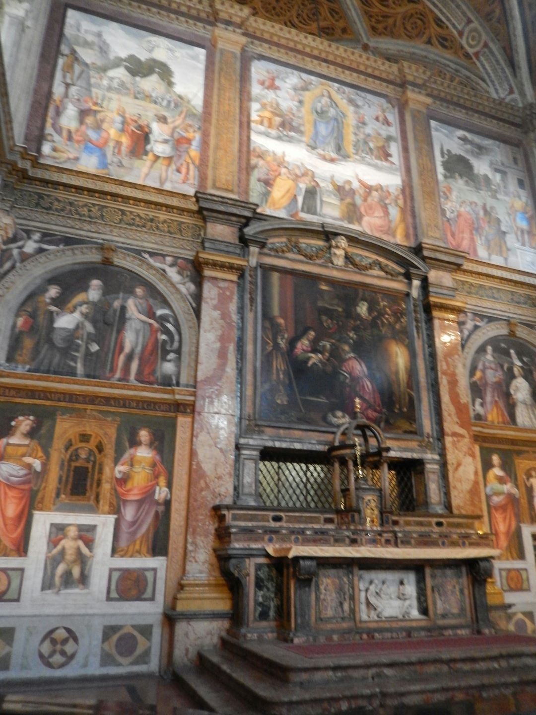 The Church of San Maurizio was built in 1503 as an annexe to the oldest Benedictine convent of Milan, the "Monastero Maggiore" the walls are decorated with paintings of XV century...
